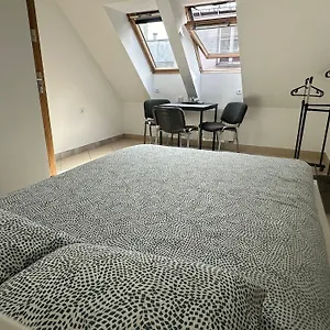 apartamenty-gobia-4.poznan-hotels.com/
